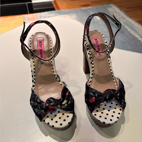 Betsey Johnson Shoes - 💥SOLD💥
Betsey Johnson pin-up block heels in floral polka dots, study heel